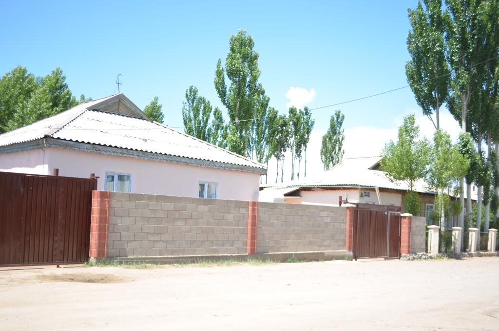 Guest House Mira Kochkor 외부 사진