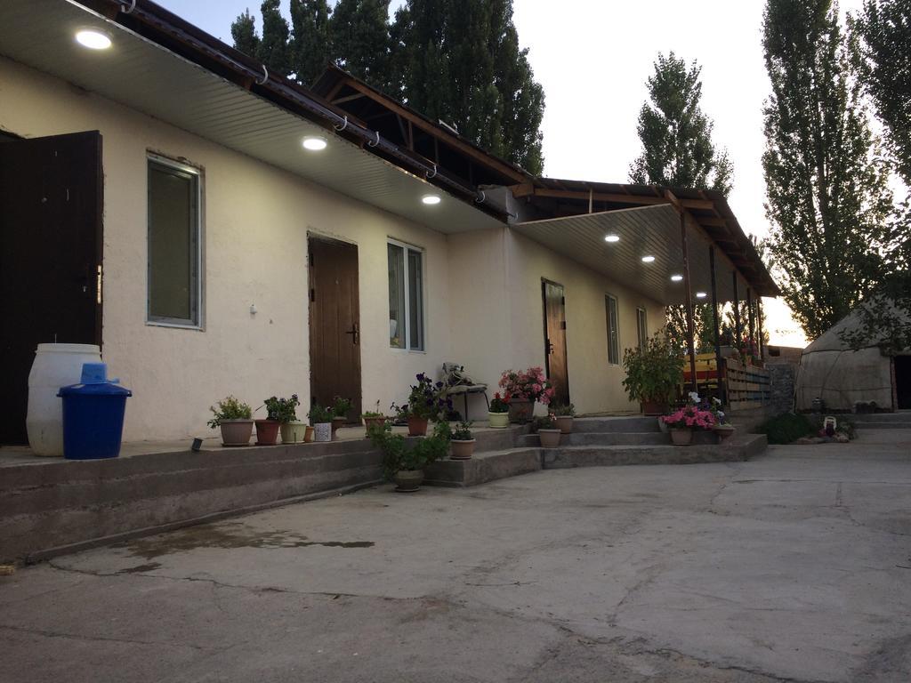 Guest House Mira Kochkor 외부 사진