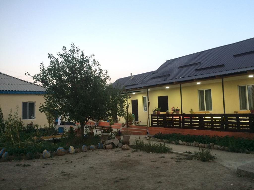 Guest House Mira Kochkor 외부 사진